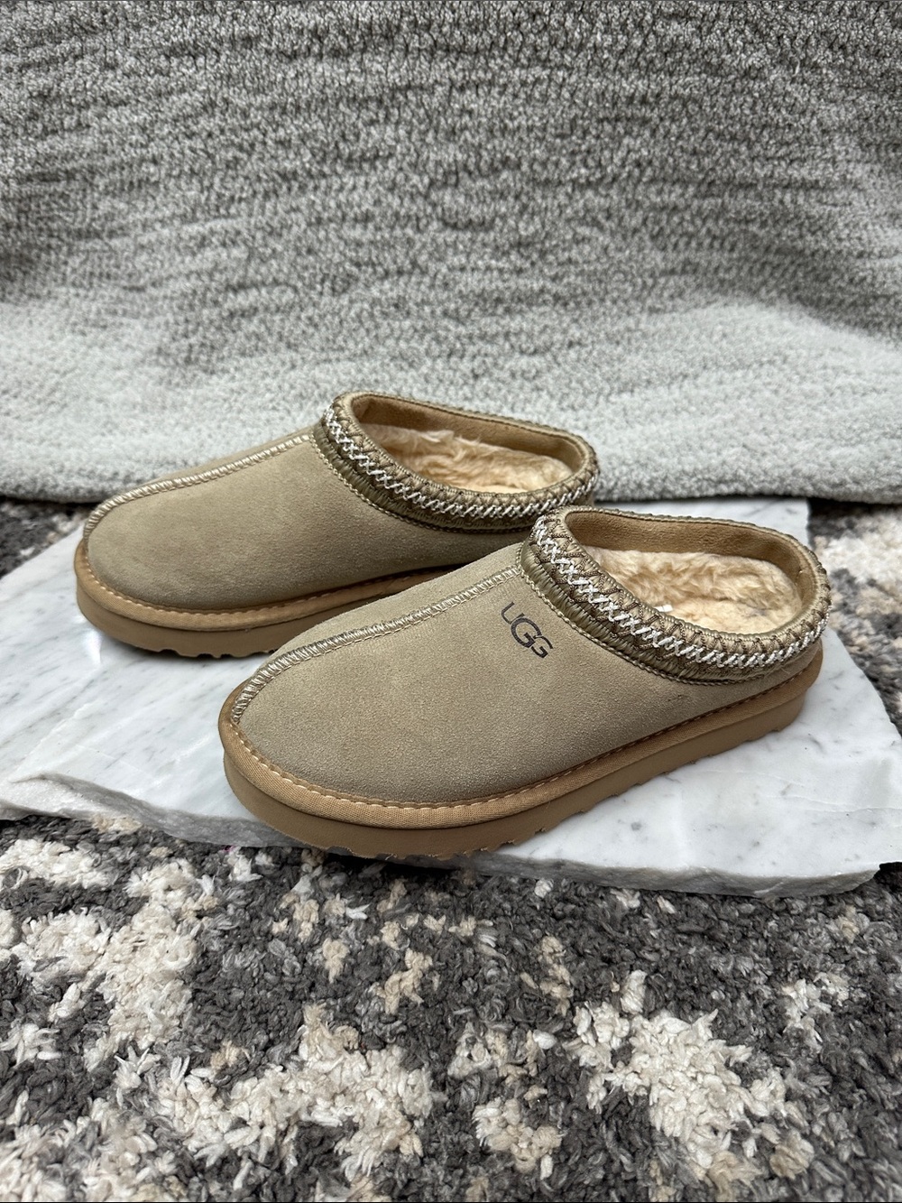 UGG Slip-On Shearling Mule - Sand/Tan Kid’s US sz 4 (36 EU)